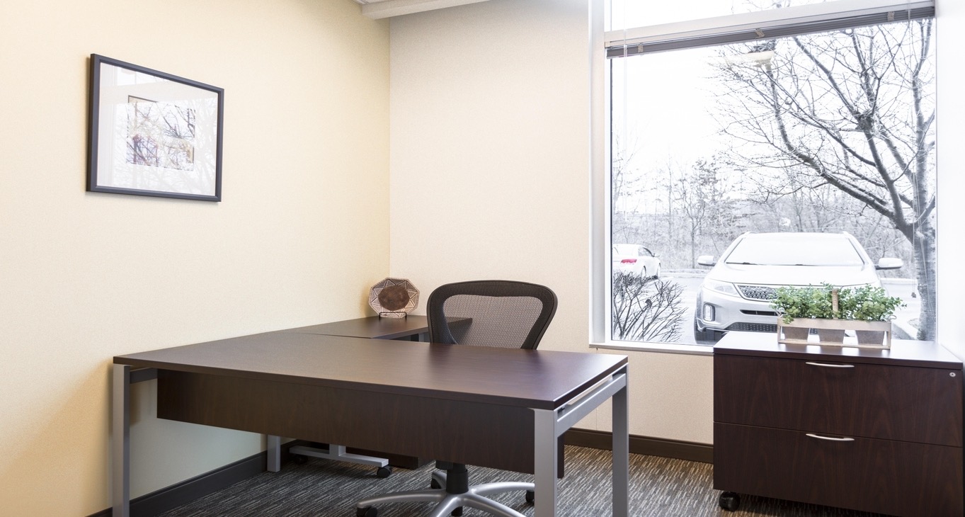 Rent office Cranberry Crossroads — photo 3