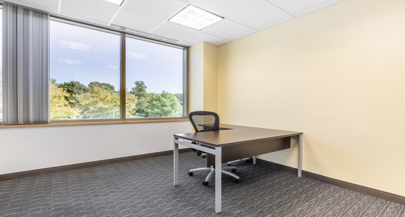 Rent office Eagleview Corporate Center — photo 3