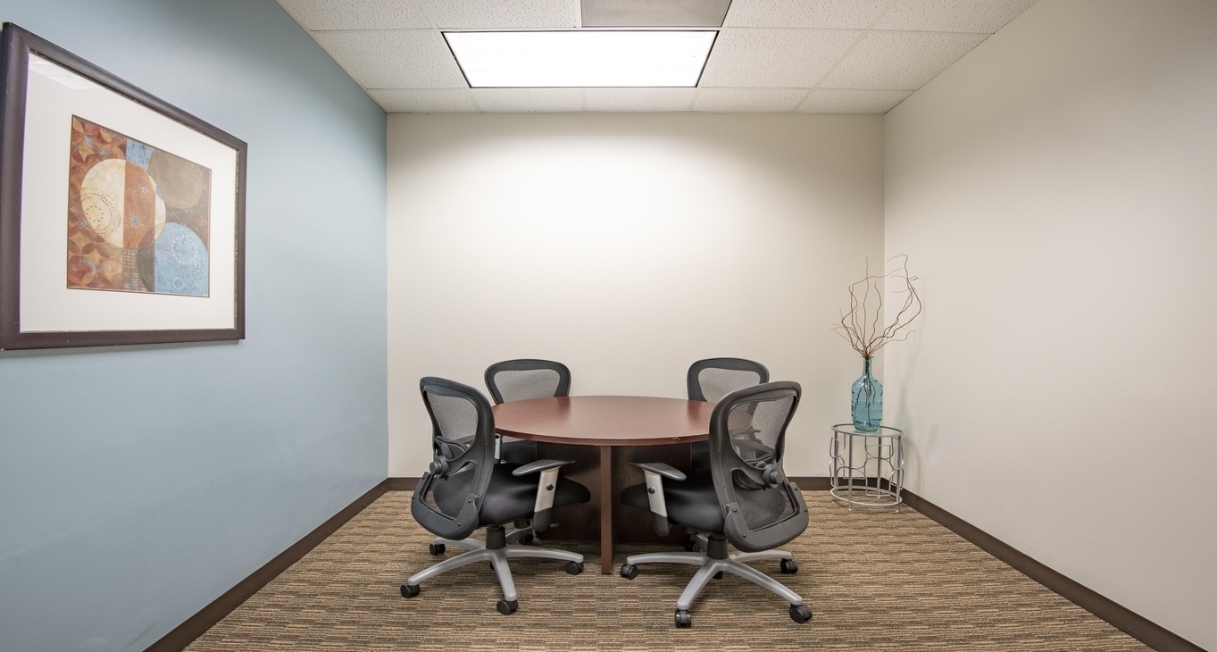 Rent office Fairview Plaza I — photo 2