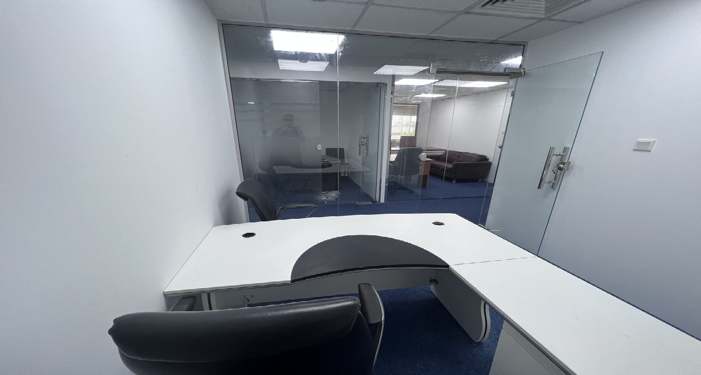 Pusat bisnis Garhoud Atrium Rent office Garhoud Atrium — photo 3