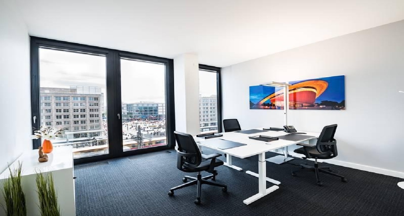 Rent office Regus Alexanderplatz — photo 13