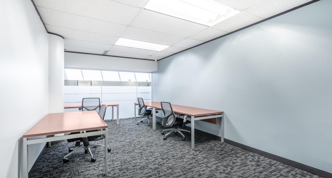 Rent office Great Hills Plaza — photo 2