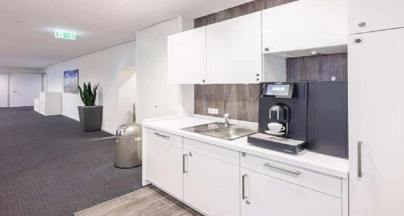 Rent office Regus Mundsburg Tower — photo 5
