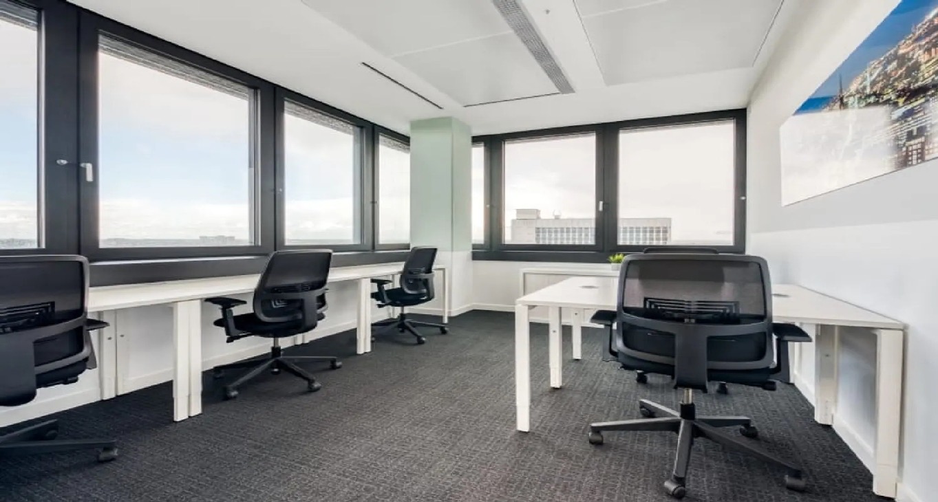 Rent office Regus Mundsburg Tower — photo 9