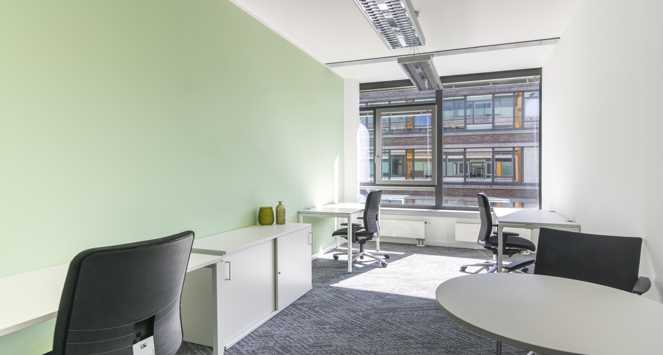 Rent office Regus AOC Hanauer Landstraße — photo 12