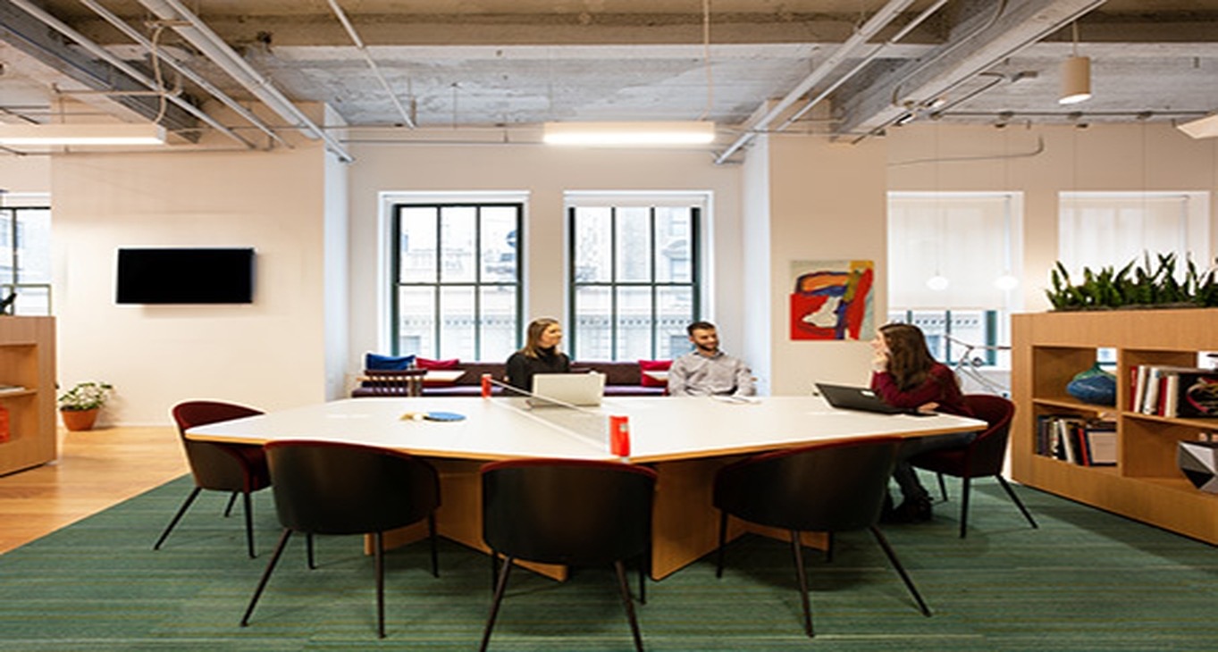 Rent office Helmsley Building — photo 2