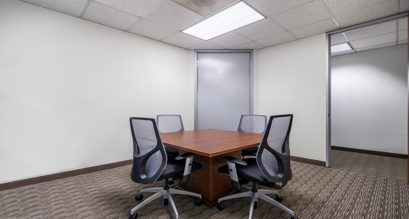 Rent office Highland Park Place — photo 4