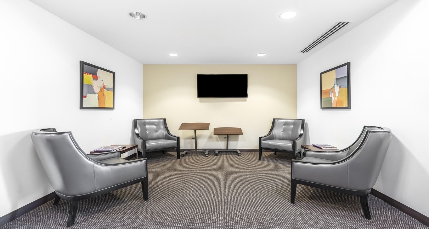 Business center Jenkins Court Rent office Jenkins Court — photo 1