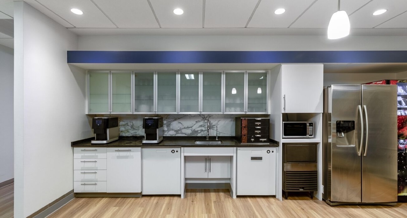Rent office Katy Freeway — photo 3