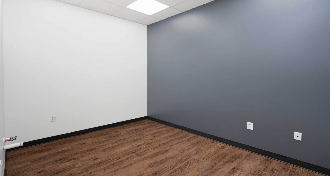 Rent office King Road 14111 — photo 4
