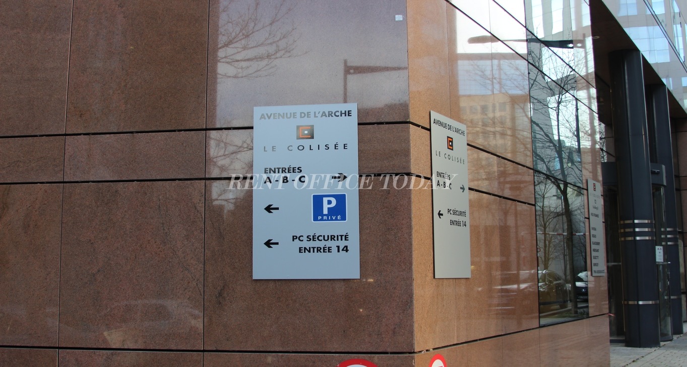 Rent office LE COLISEE — photo 1