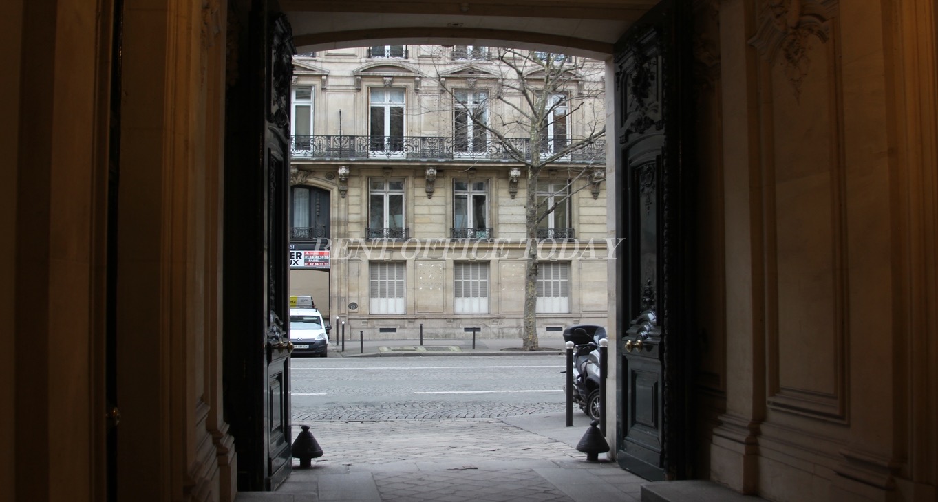 Rent office 156 Boulevard HAUSSMANN — photo 2