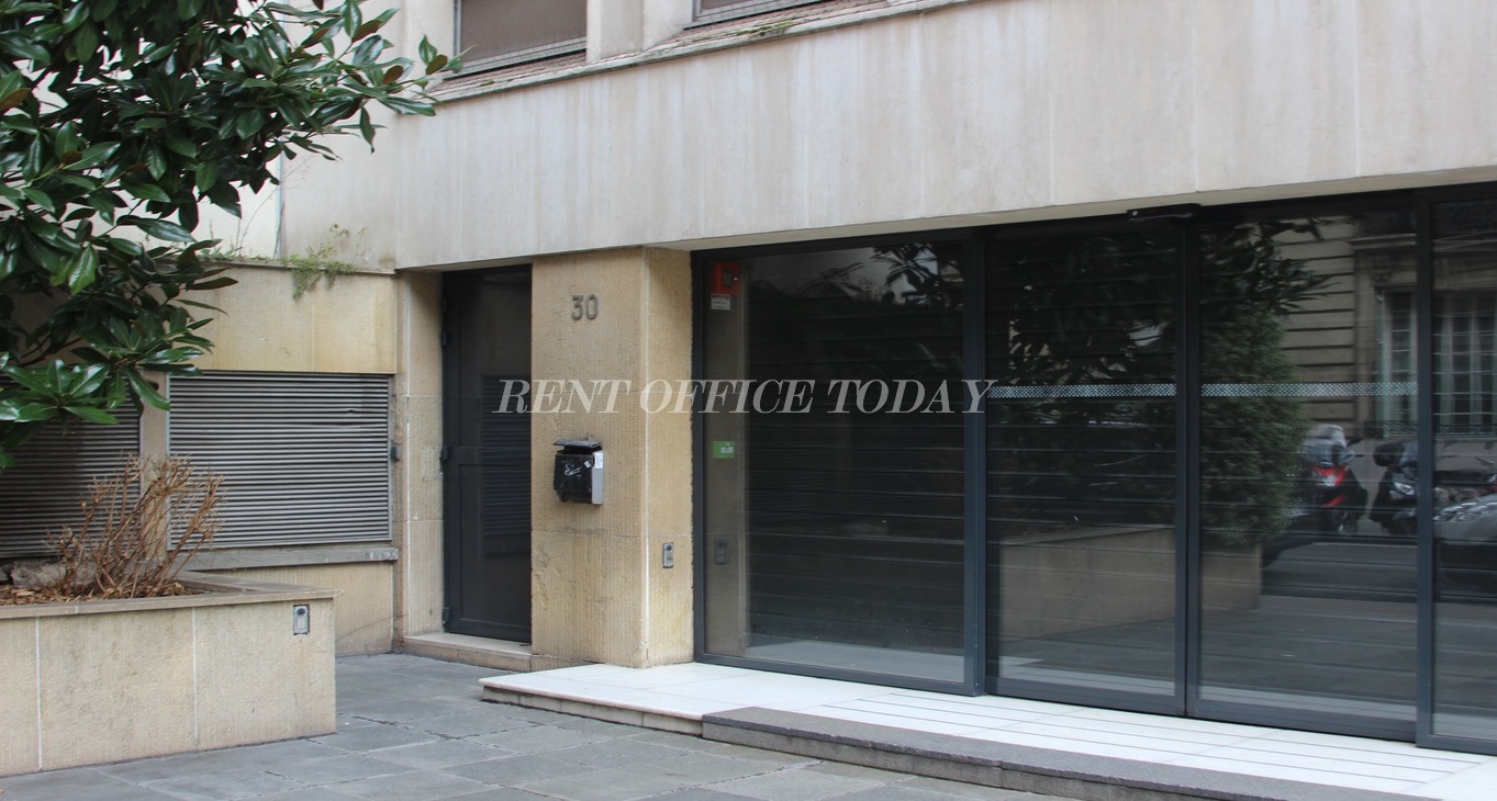 Rent office 30 RUE D'ORLEANS — photo 1