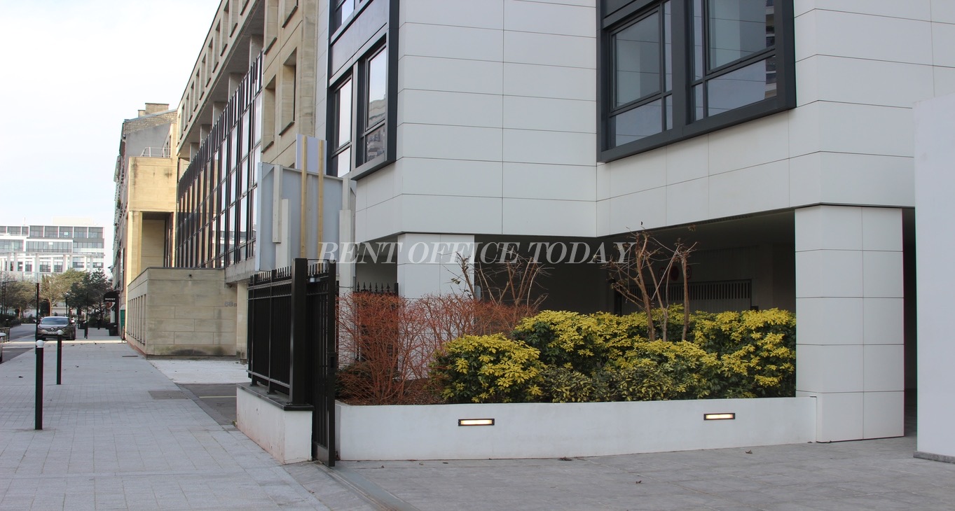 Rent office 68 RUE MARJOLIN — photo 1