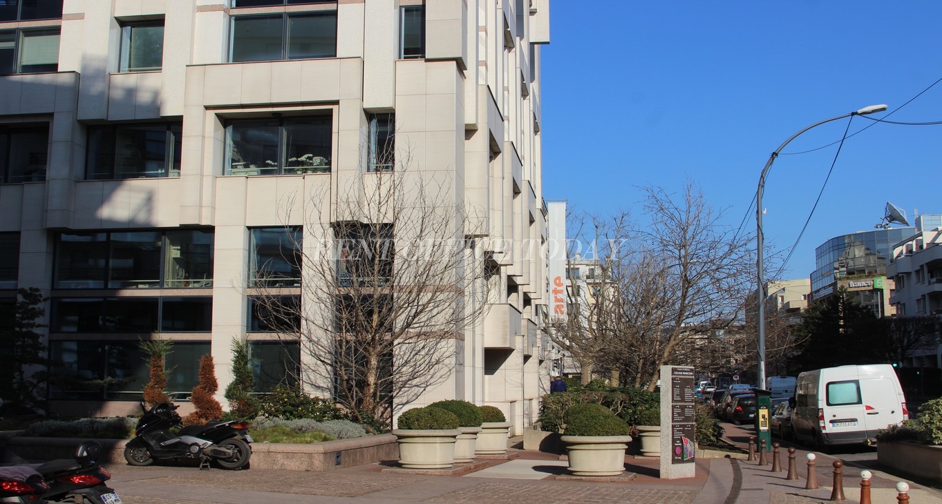 Rent office COLISEE MARCEAU — photo 1