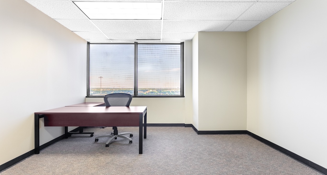 Rent office Lake Highlands Tower — photo 3