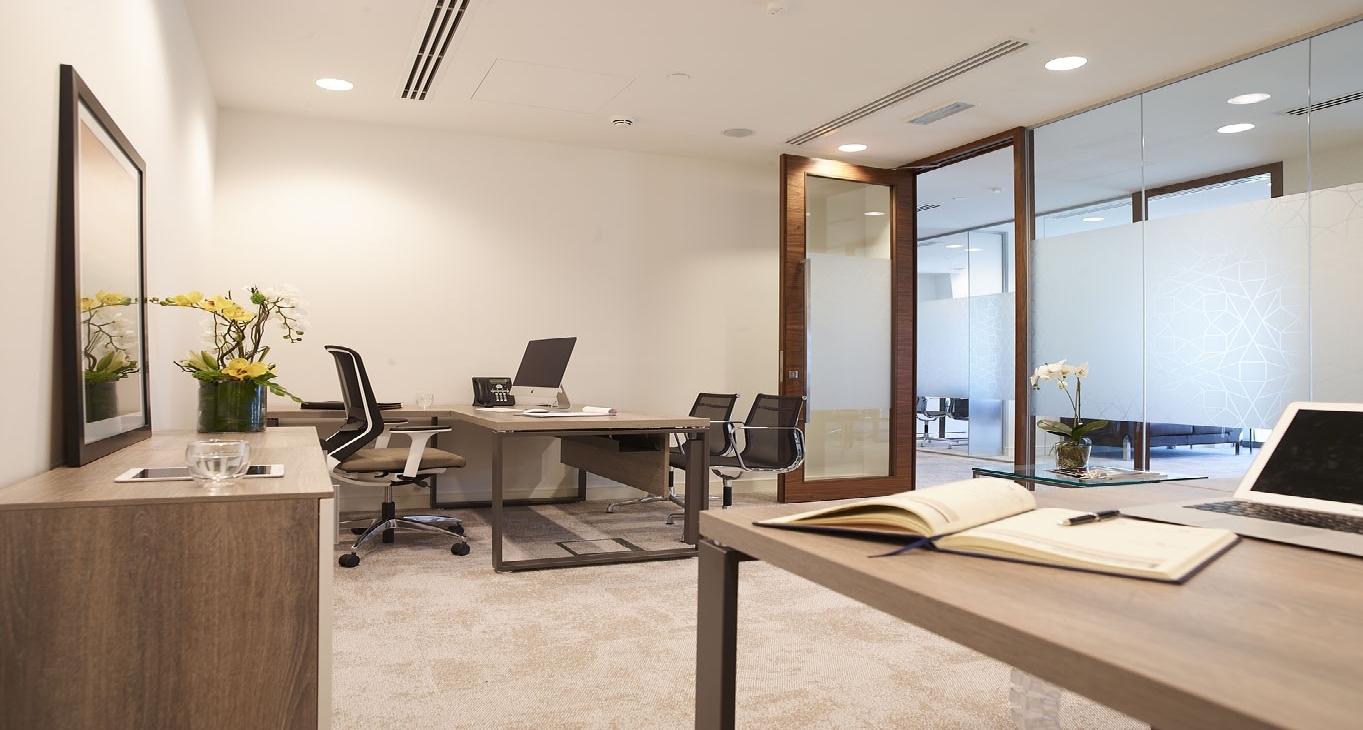Rent office Boulevard Plaza, Tower 2 — photo 17