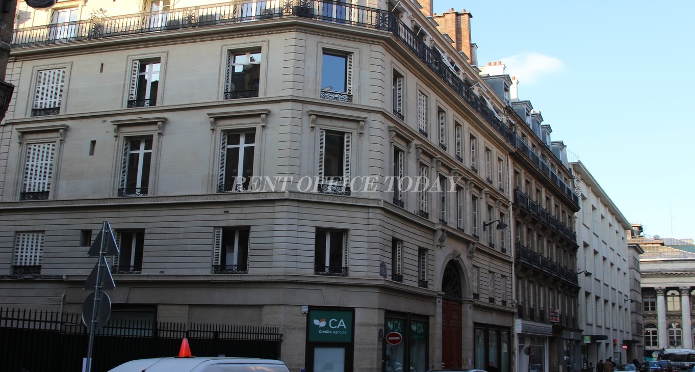 Rent office 17 RUE DE LA BANQUE — photo 1
