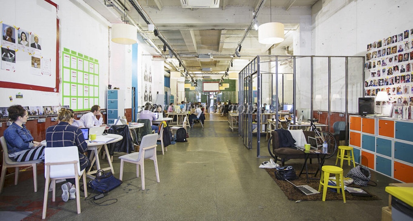 Business center Coworking 24 Cour des Petites Écuries Rent office Coworking 24 Cour des Petites Écuries — photo 6