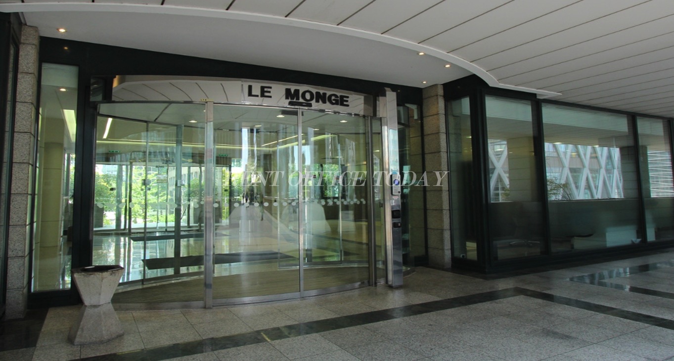 Rent office Serviced Offices 22 Pl. des Vosges — photo 2