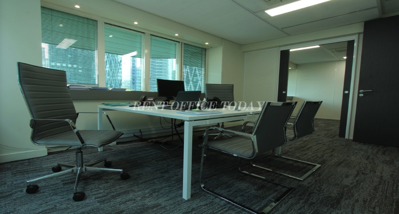 Rent office Serviced Offices 22 Pl. des Vosges — photo 12