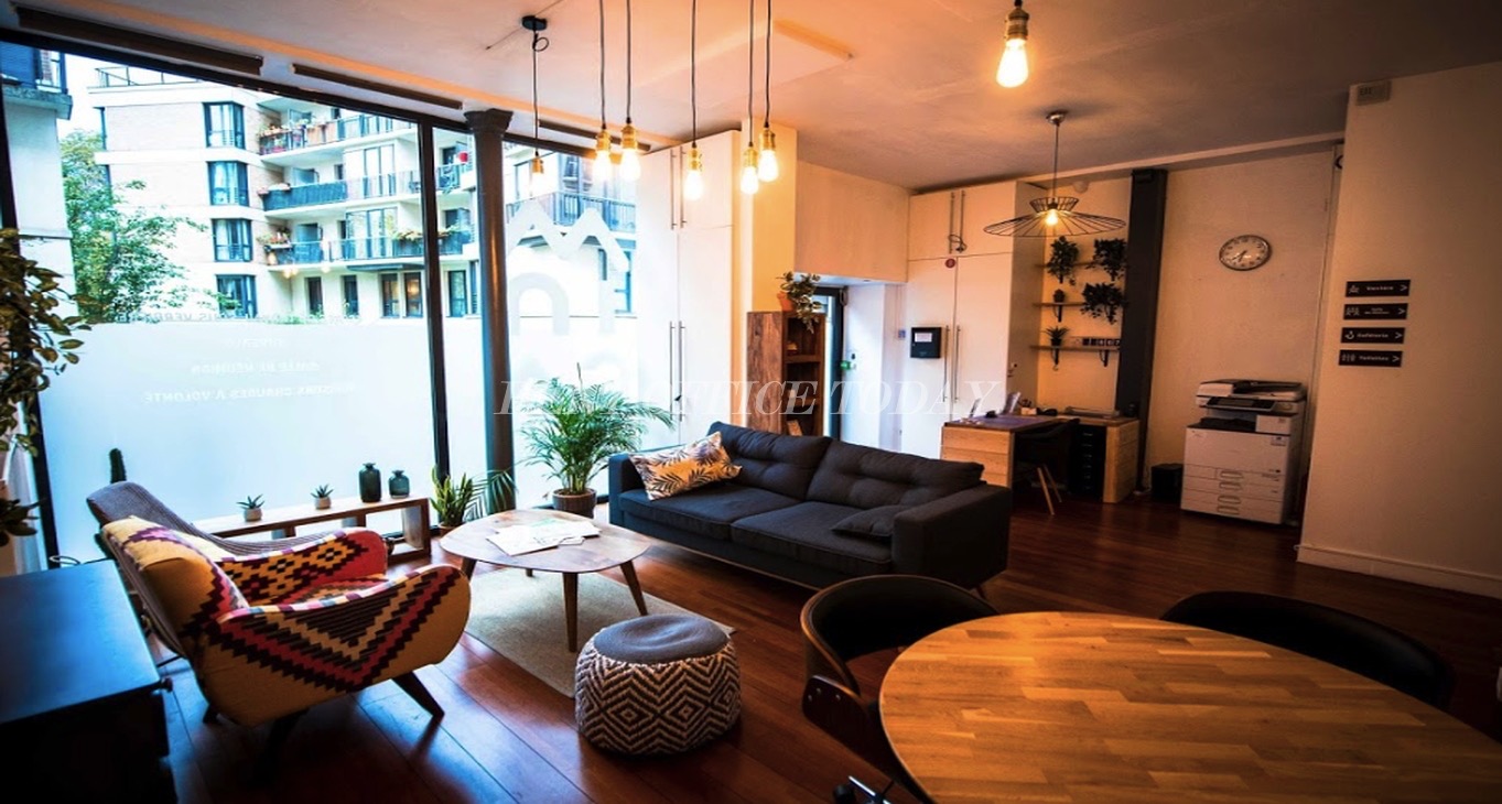 Business center Coworking 48 Rue Joseph de Maistre Rent office Coworking 48 Rue Joseph de Maistre — photo 3
