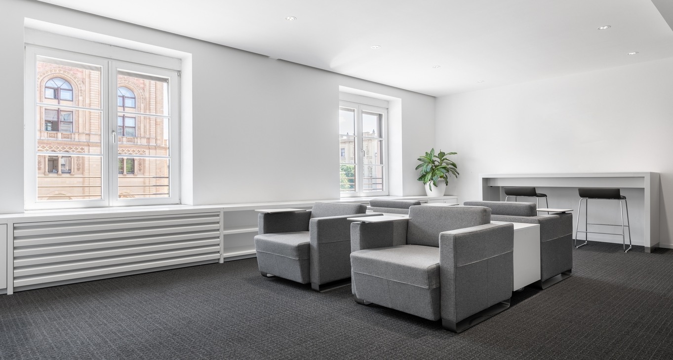 Rent office Regus Maximilianstraße — photo 1