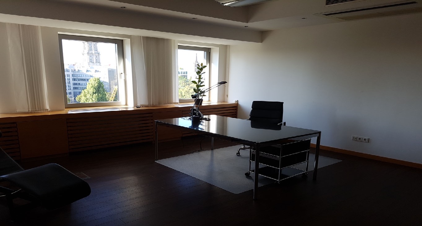 Rent office Märkisches Ufer 28 — photo 1