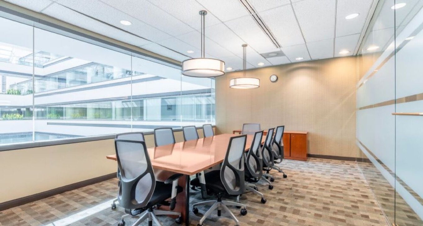 Rent office North Clark Street 321 — photo 11