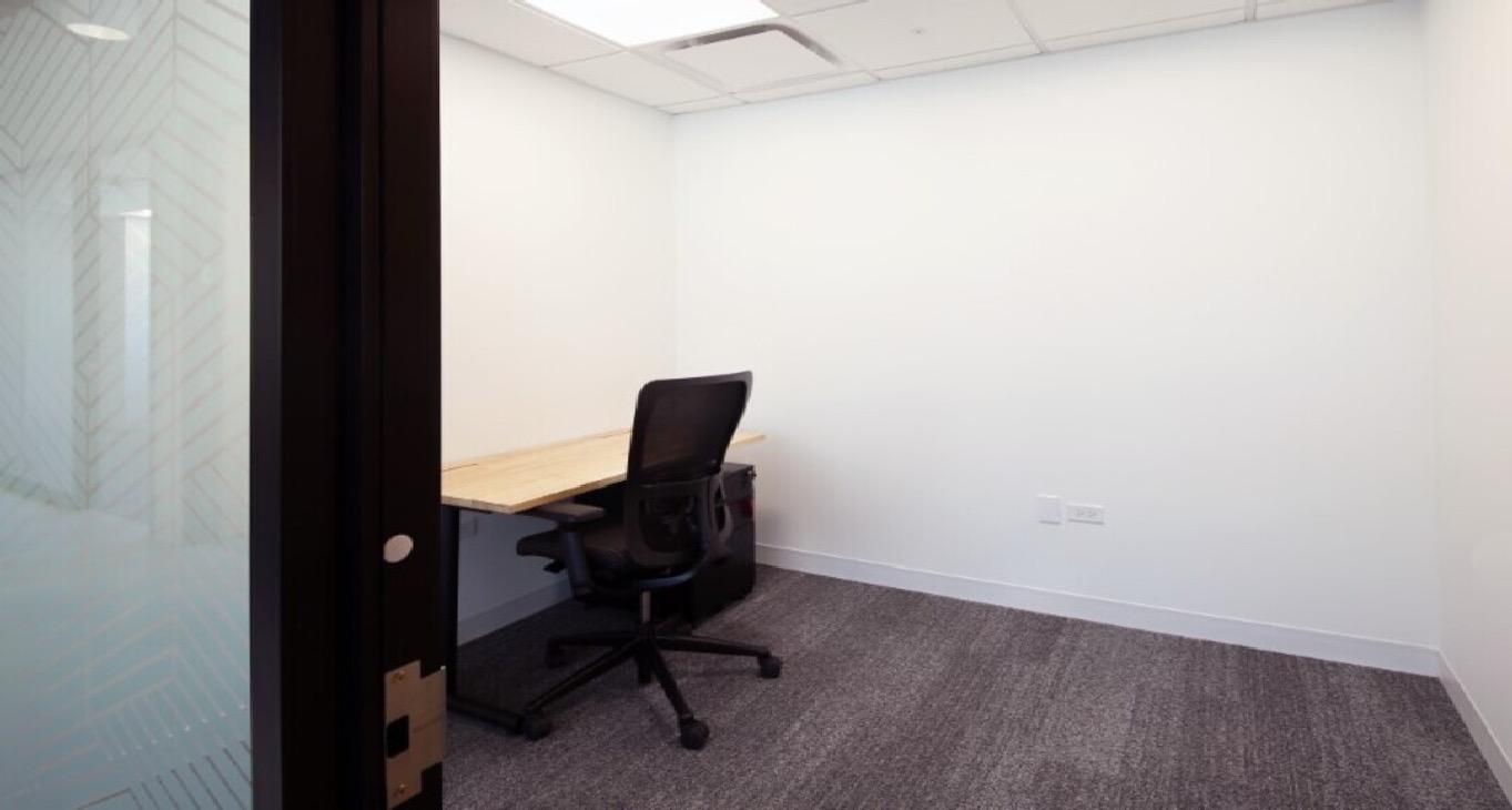 ศูนย์ธุรกิจ North LaSalle Street 620 Rent office North LaSalle Street 620 — photo 13