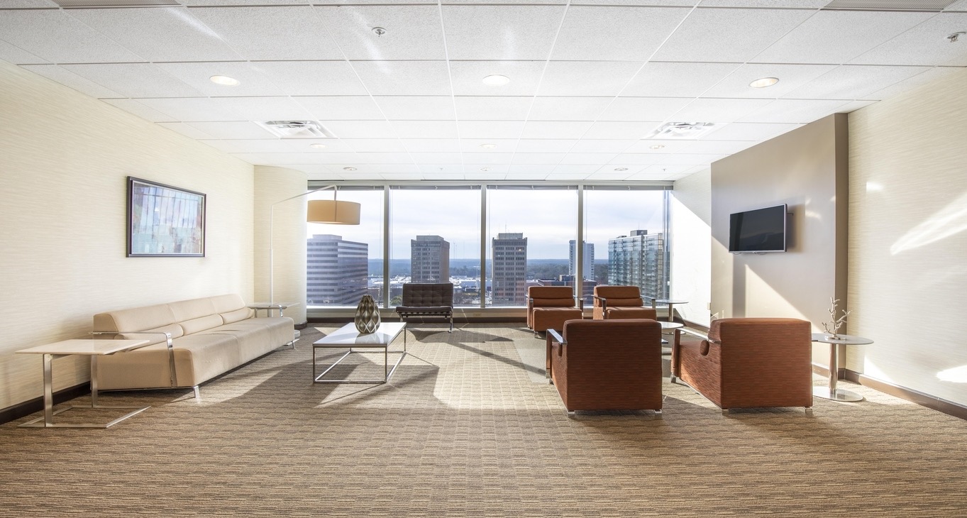 Rent office One Alliance Center — photo 1