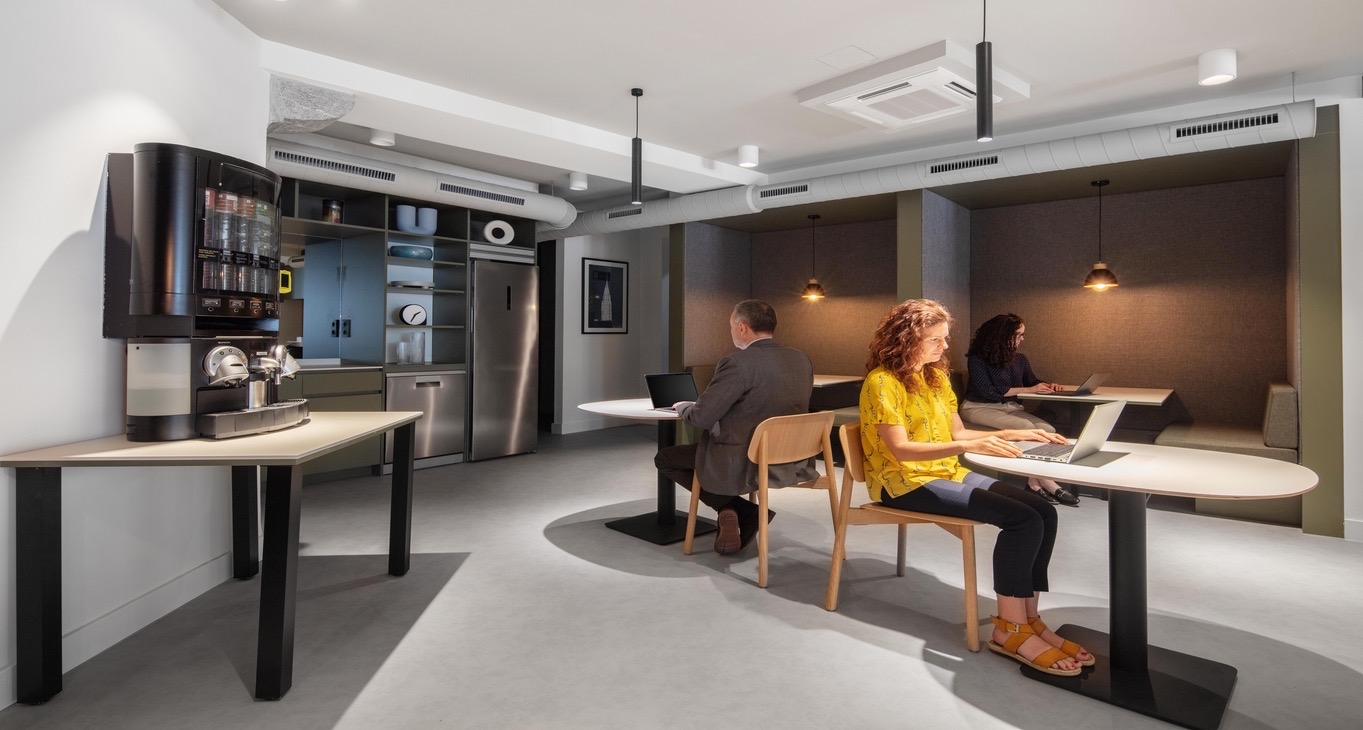 Businesscenter Signature by Regus OpernTurm Signature by Regus OpernTurm — photo 8 of 10