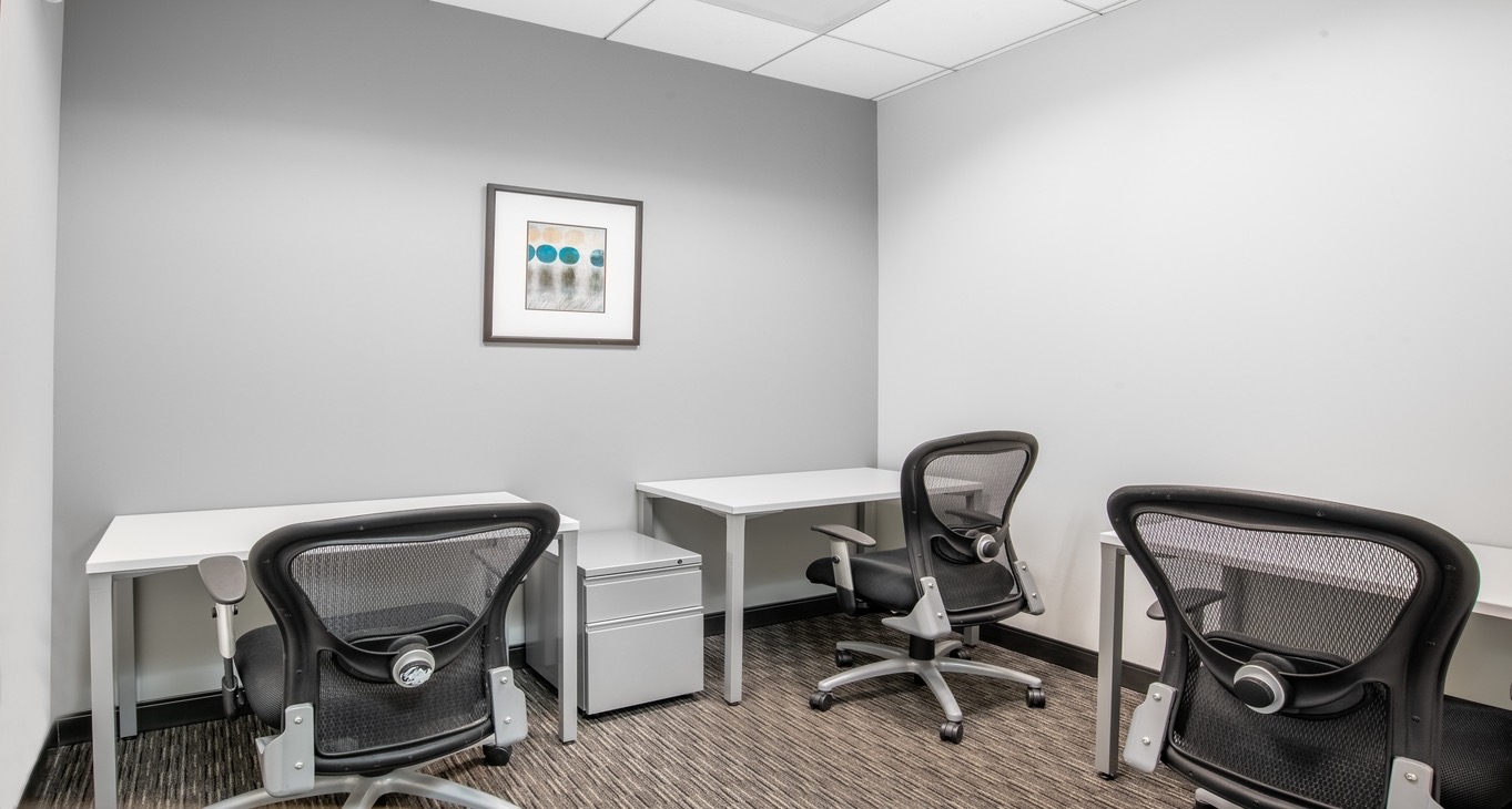 Pusat perniagaan Oppenheimer Tower Rent office Oppenheimer Tower — photo 1
