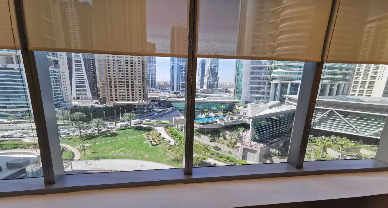 Rent office PLATINUM TOWER, CLUSTER I — photo 4