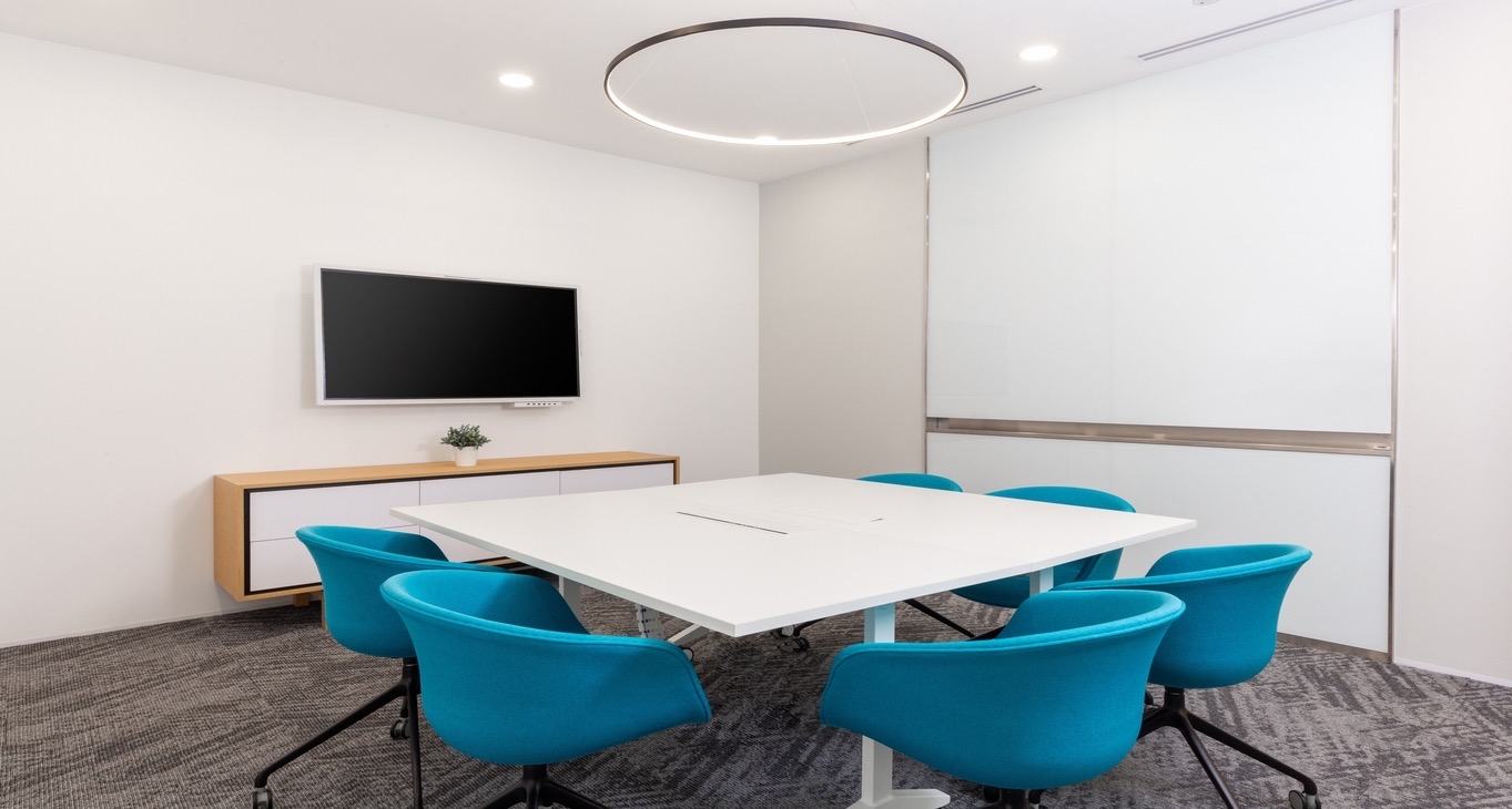 Rent office PLUS Building — photo 10