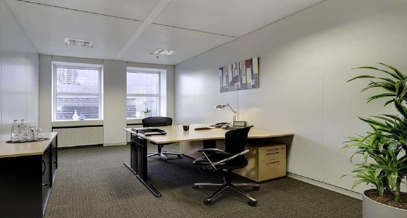 Rent office Platz der Einheit 1 — photo 12