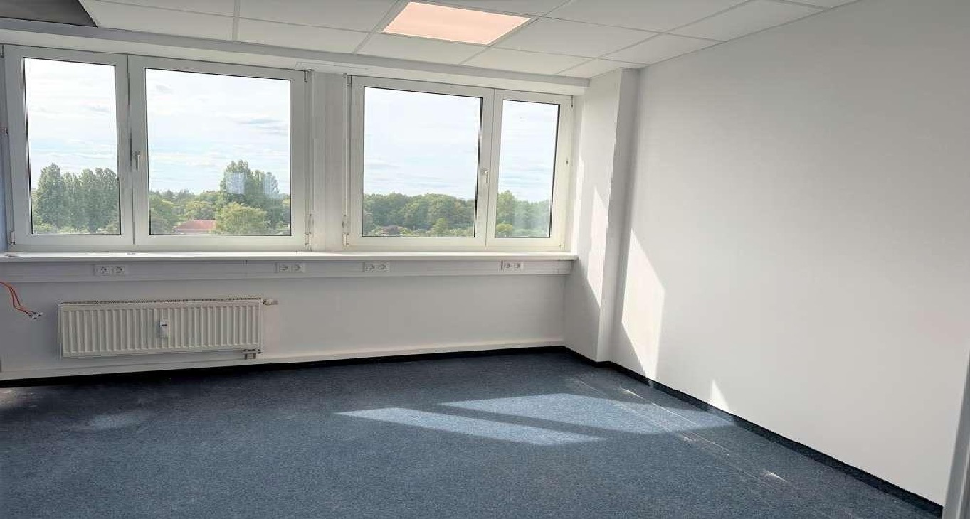Rent office Rhinstraße 48A — photo 1