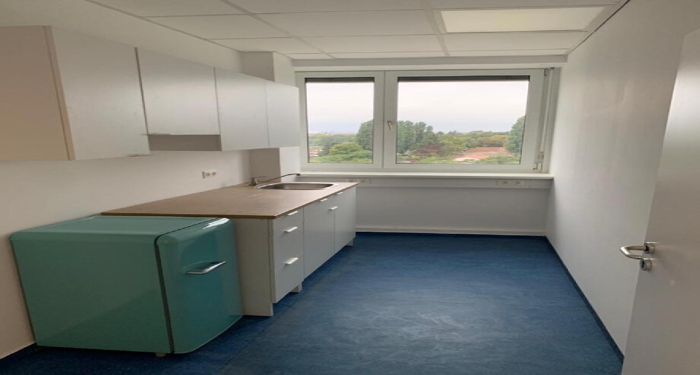 Rent office Rhinstraße 48A — photo 3