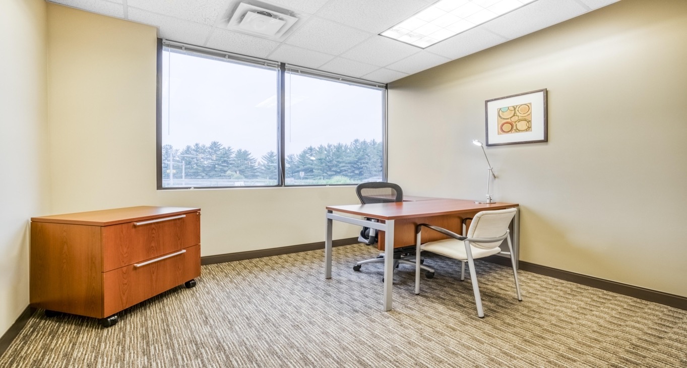 Rent office Saucon Valley Plaza — photo 3