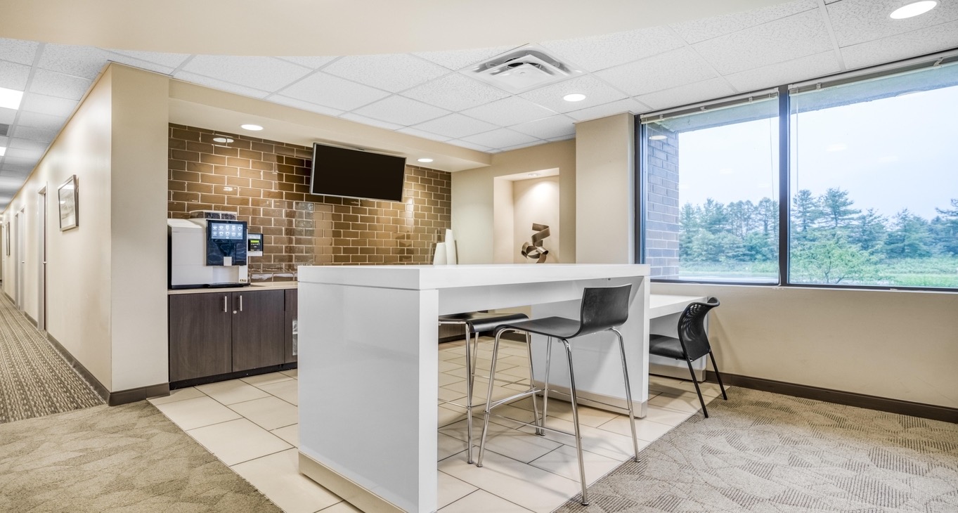 Rent office Saucon Valley Plaza — photo 5
