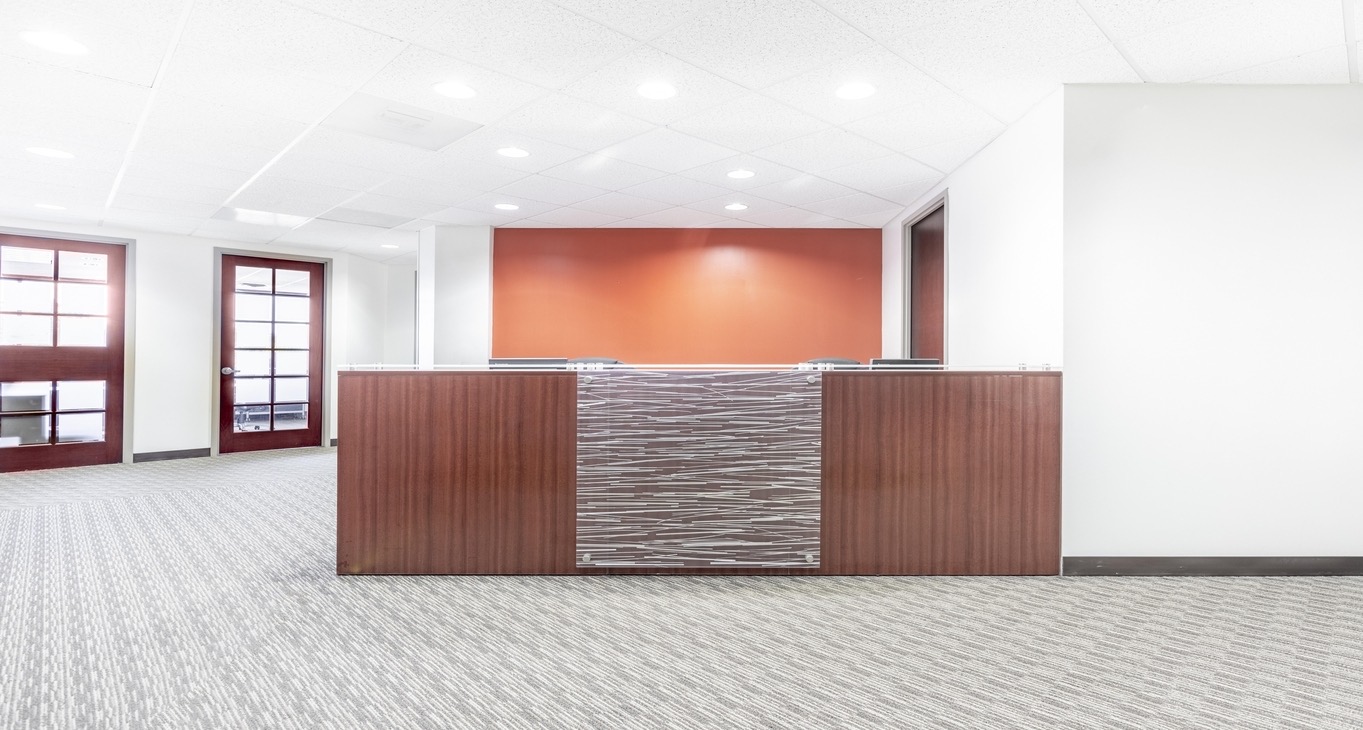 Rent office Silver Lake Executive Campus — photo 2