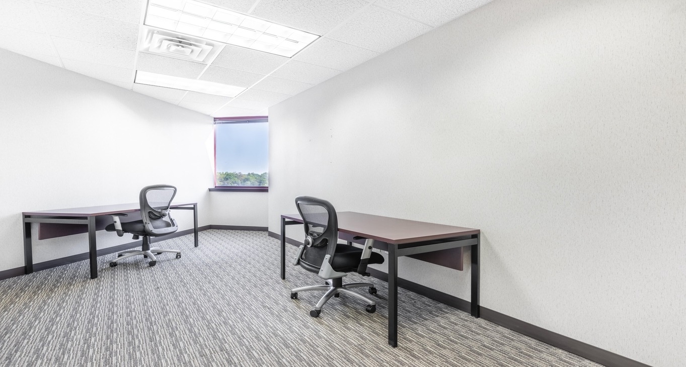Rent office Silver Lake Executive Campus — photo 7