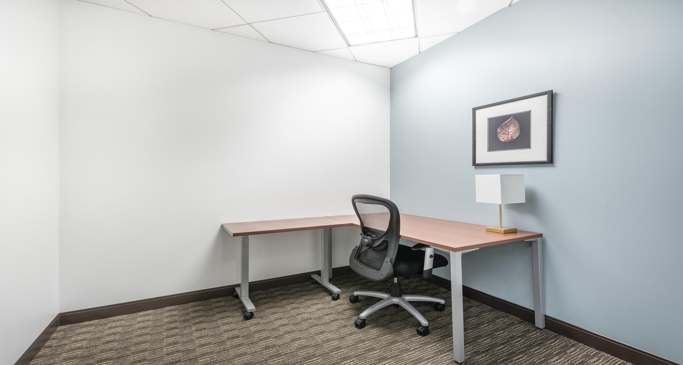 Rent office SouthPark Towers — photo 6