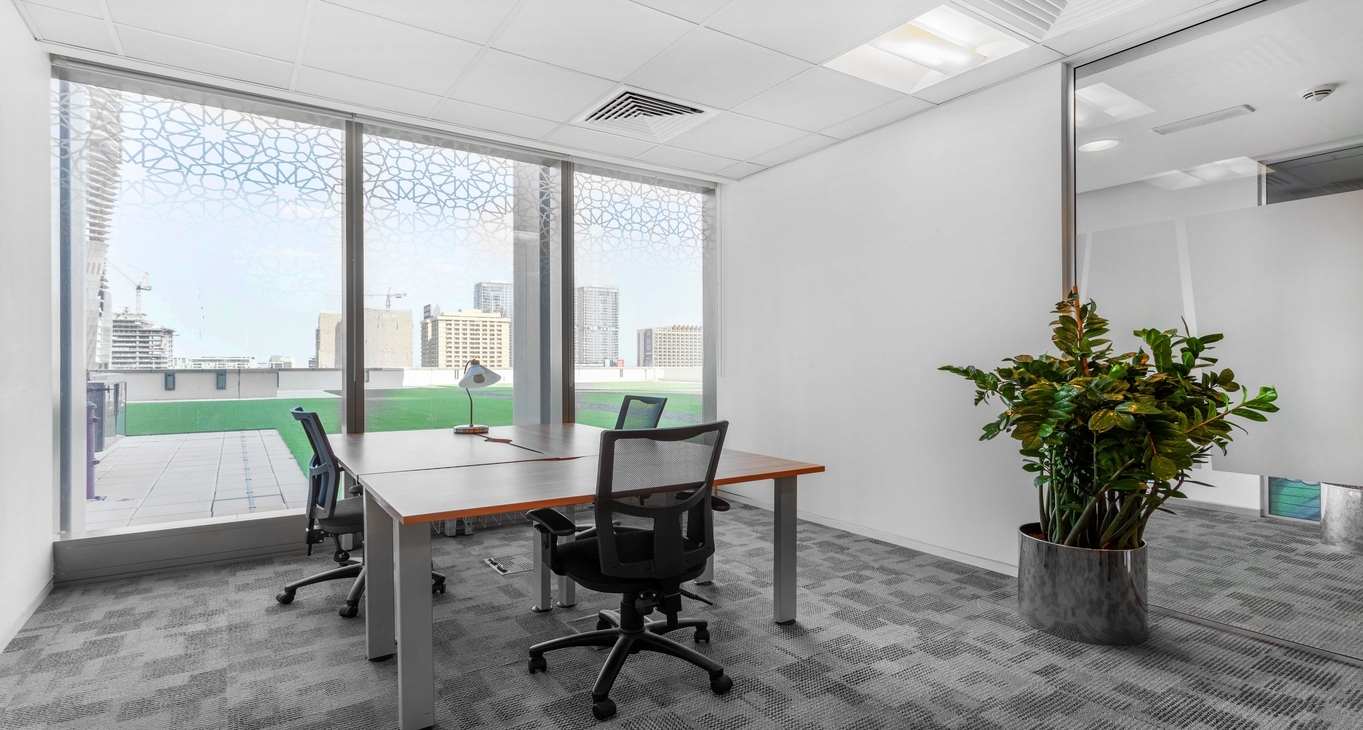 Rent office Standard Chartered Tower — photo 3
