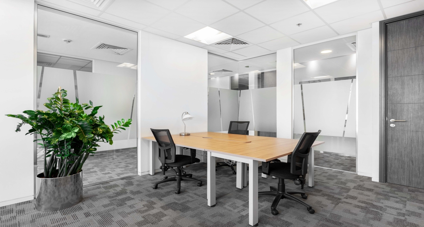 Rent office Standard Chartered Tower — photo 6