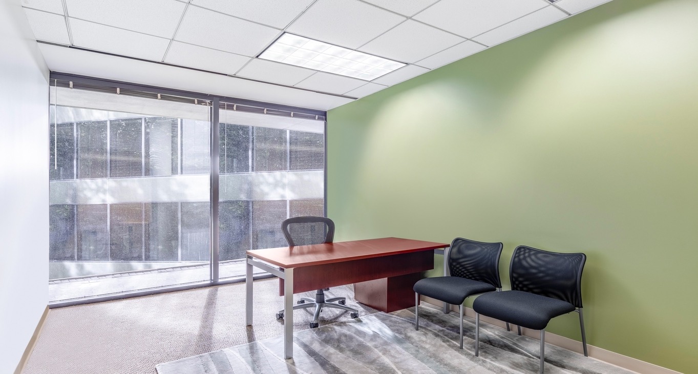 Rent office Sterling Pointe II — photo 9