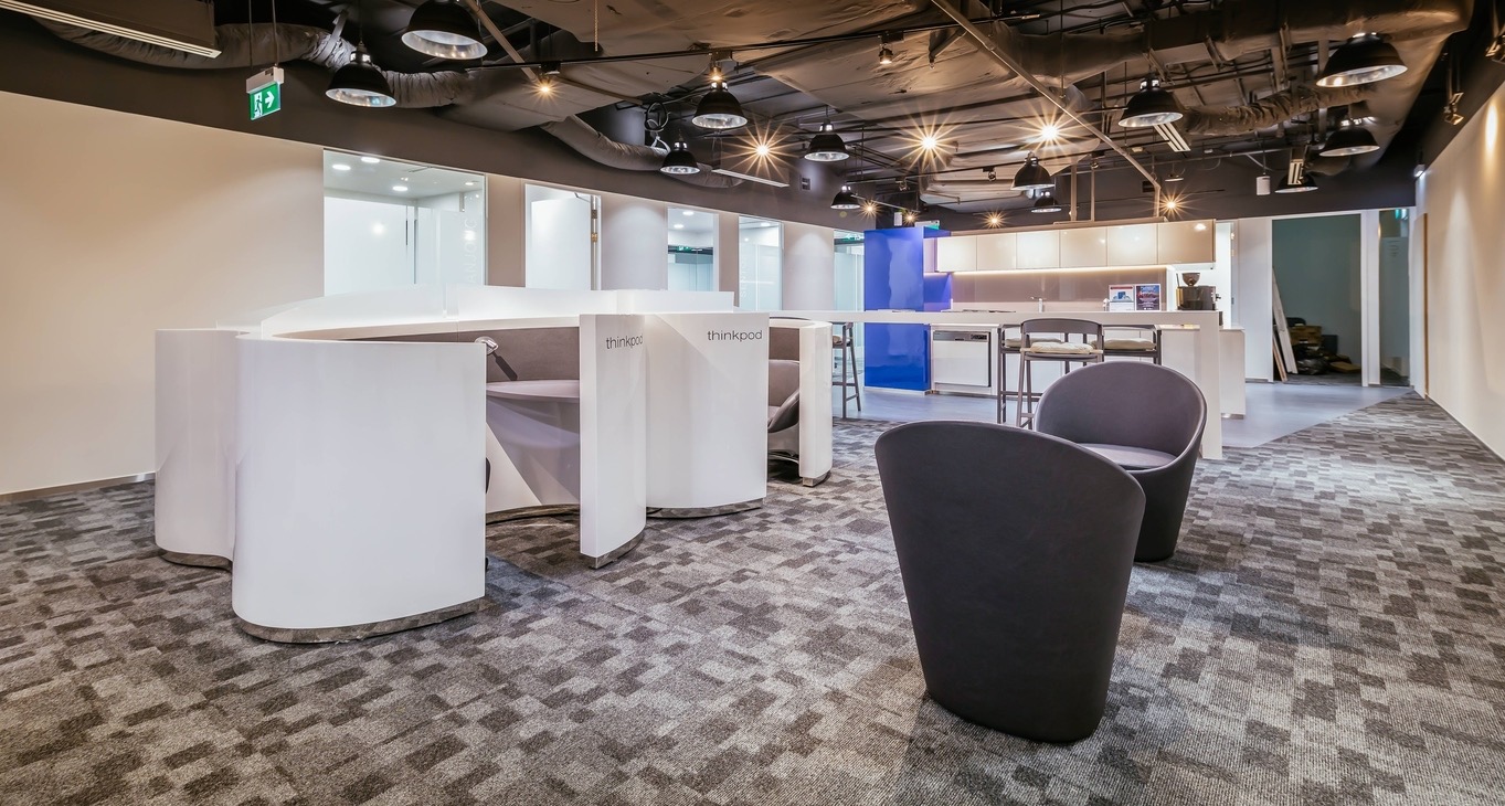 Business center The Signature Rent office The Signature — photo 4