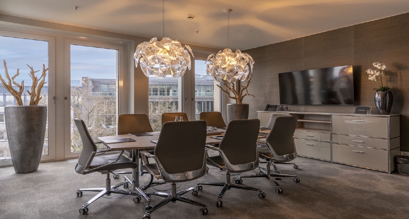 Rent office Thurn-und-Taxis-Platz 6 — photo 1