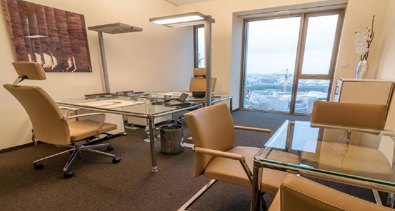 Rent office Tower 185 — photo 11