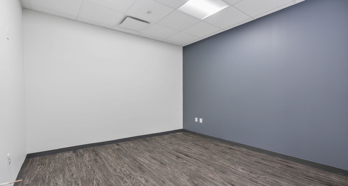Rent office U.S. 380 26875 — photo 2
